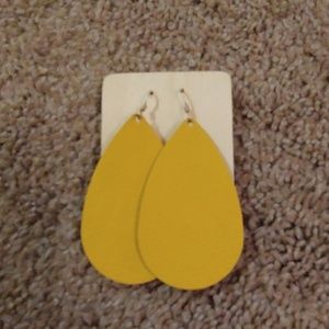 Nickel & Suede Yellow Leather Earring Medium